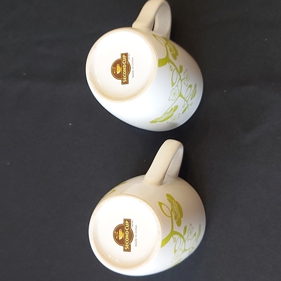 Vintage Second Cup Tea Cups white with green floral print-Set of 2 - Picture 3 of 4